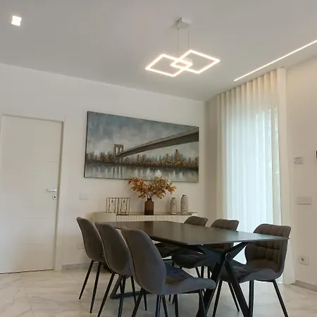 Дом отдыха Holiday Home Varese *