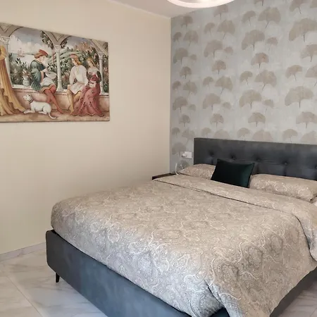 Varese- Family & Group With Private Parking *